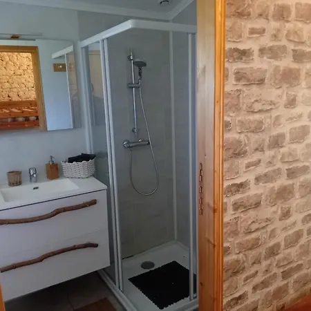 Bed and Breakfast Domaine Medieval De La Motte